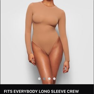 SKIMS fits everybody longsleeve bodysuit
